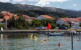 Apartments And Rooms By The Sea Palit, Rab - 5010