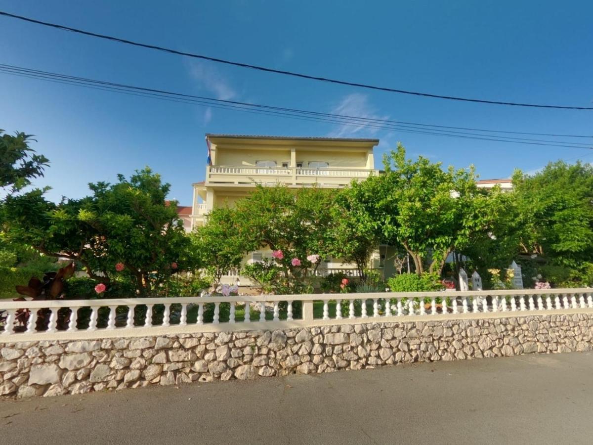 Apartments And Rooms By The Sea Palit, Rab - 5010 Exterior foto